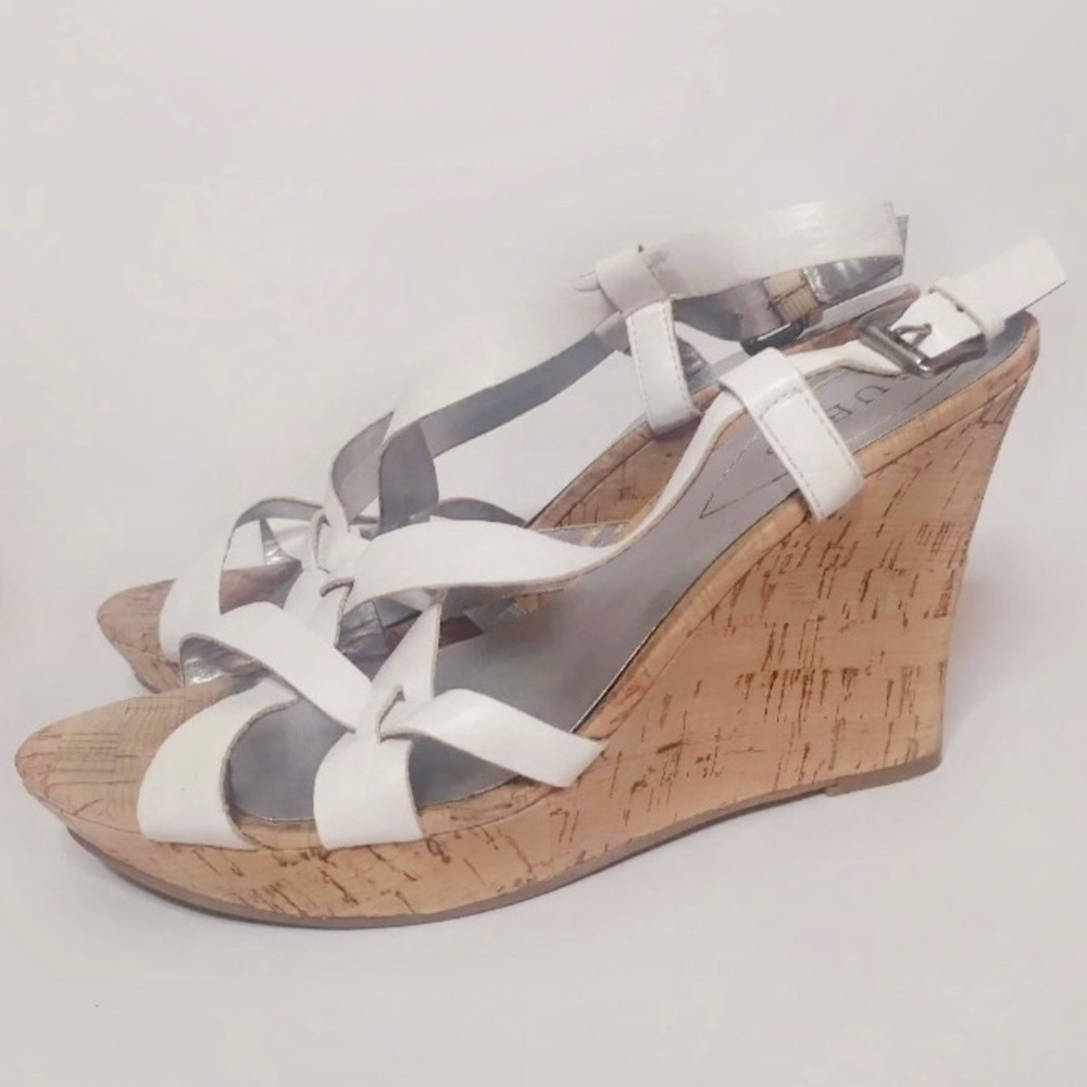 EUC GUESS Wgalana Wedge Sandals